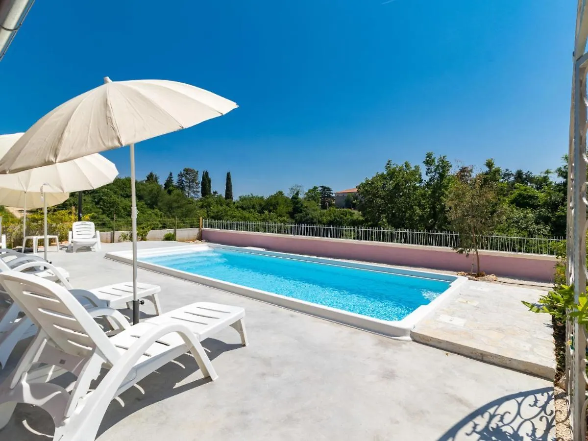 Holiday Home Mario By Interhome Svetvincenat