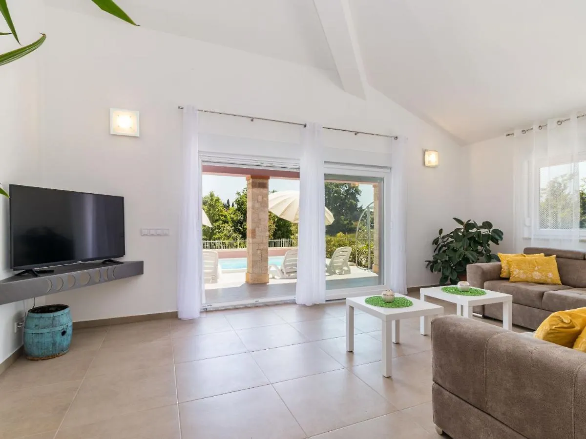 Holiday Home Mario By Interhome Svetvincenat