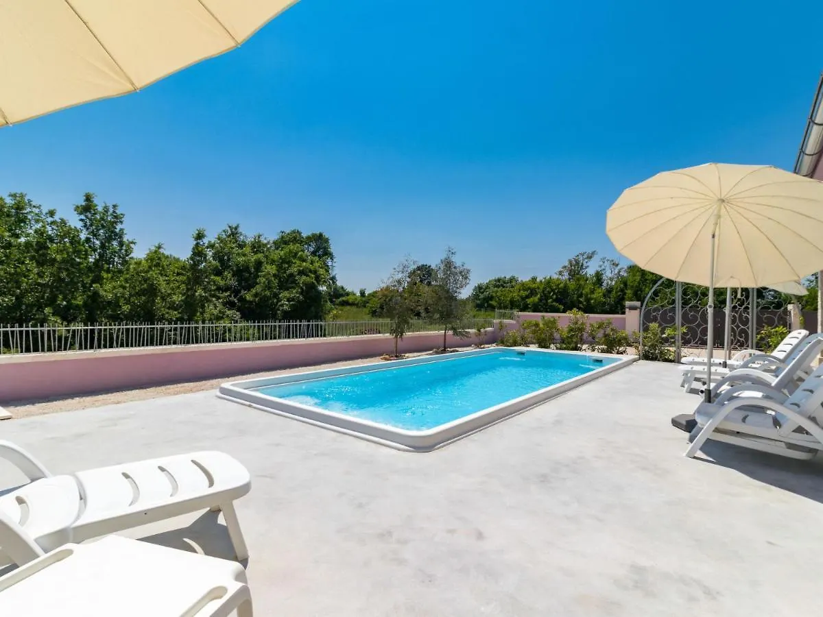 Holiday Home Mario By Interhome Svetvincenat